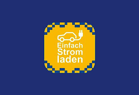 Logo in gelb mit dem Schriftzug Einfach Strom Laden und einen Auto auf dunkelblauem Hintergrund 